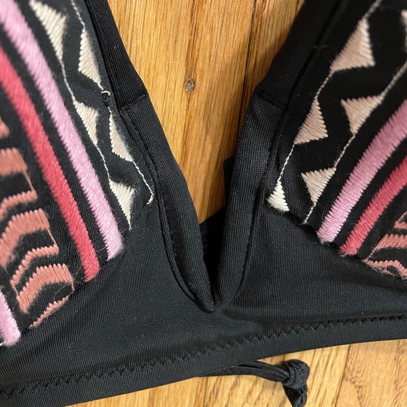 Embroidered Adjustable Top - Picture 8 of 11